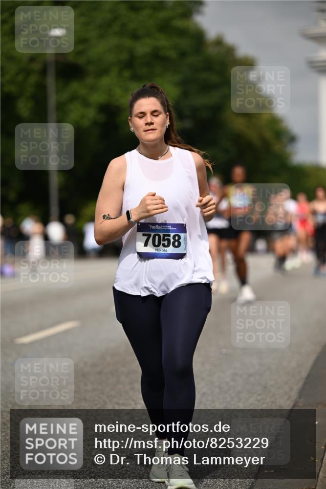 29.06.2025 - hella hamburg halbmarathon Dr. Thomas Lammeyer http://msf.ph/oto/8253229 29.06.2025 10:14:25 Kennedybrücke 1052, 1186, 1456, 4389, 7058, 7250, 8685, 9150, 9829, 9988 meine-sportfotos.de