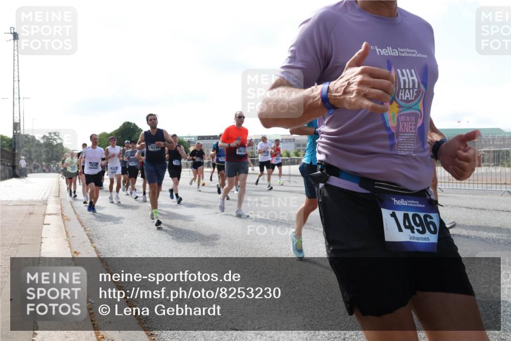 29.06.2025 - hella hamburg halbmarathon Lena Gebhardt http://msf.ph/oto/8253230 29.06.2025 09:56:46 Lombardsbrücke 1381, 1452, 1460, 1496, 1592, 1628, 1783, 1833, 1877, 2013, 2058, 2074, 2082, 2111, 2208, 2340, 2378, 2396, 2771, 2878, 2953, 2996, 3256, 3296, 3310, 3575, 3652, 3791, 4065, 4077, 4377, 4404, 4635, 4711, 4770, 4833, 4897, 5008, 5169, 5194, 5319, 5482, 5600, 5607, 5839, 5978, 6033, 6286, 6377, 6511, 6512, 6561, 6562, 6631, 7176, 7383, 7475, 7583, 8112, 8261, 8361, 8514, 8572, 8587, 8618, 8661, 8710, 8813, 8863, 8921, 8968, 8996, 9082, 9246, 9497, 9537, 9597, 9638 meine-sportfotos.de