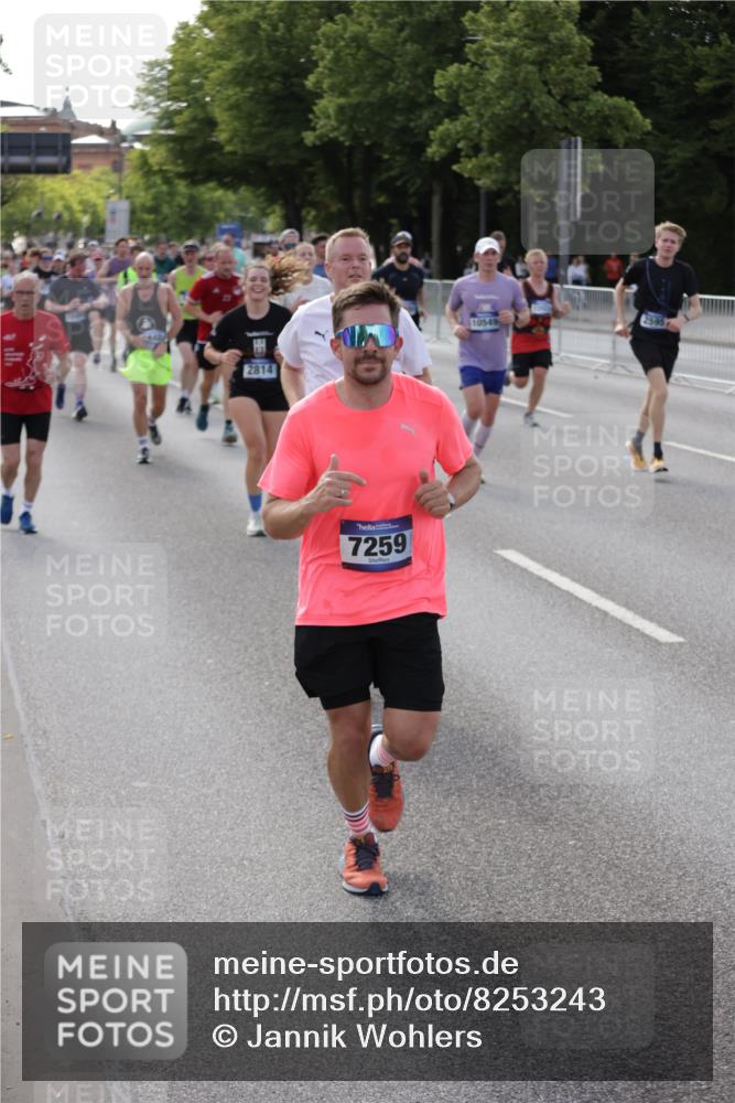 29.06.2025 - hella hamburg halbmarathon Jannik Wohlers http://msf.ph/oto/8253243 29.06.2025 09:56:48 Lombardsbrücke 1030, 1327, 1381, 1442, 1537, 1657, 1783, 2025, 2119, 2595, 2814, 2839, 2869, 3093, 3575, 3791, 4726, 4770, 5008, 5013, 5021, 5319, 5744, 6720, 6762, 7177, 7259, 7918, 8313, 8651, 8930, 9060, 9316, 10040, 10133, 10191, 10192, 10549, 10667, 10859, 11339, 11451, 11747, 11975, 12235, 12421, 12489, 12528, 12580, 12733, 13267, 13794, 13865, 14036, 14125, 14192, 14482, 14562, 14592, 15484, 15590, 15897, 16094, 16291, 16732, 17129 meine-sportfotos.de