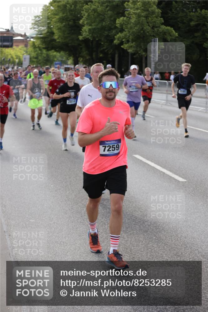29.06.2025 - hella hamburg halbmarathon Jannik Wohlers http://msf.ph/oto/8253285 29.06.2025 09:56:48 Lombardsbrücke 1030, 1327, 1381, 1442, 1537, 1657, 1783, 2025, 2119, 2595, 2814, 2839, 2869, 3093, 3575, 3791, 4726, 4770, 5008, 5013, 5021, 5319, 5744, 6720, 6762, 7177, 7259, 7918, 8313, 8651, 8930, 9060, 9316, 10040, 10133, 10191, 10192, 10549, 10667, 10859, 11339, 11451, 11747, 11975, 12235, 12421, 12489, 12528, 12580, 12733, 13267, 13794, 13865, 14036, 14125, 14192, 14482, 14562, 14592, 15484, 15590, 15897, 16094, 16291, 16732, 17129 meine-sportfotos.de