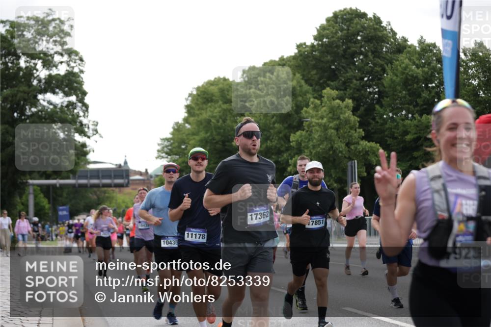 29.06.2025 - hella hamburg halbmarathon Jannik Wohlers http://msf.ph/oto/8253339 29.06.2025 10:31:17 Lombardsbrücke 1235, 1373, 1844, 1879, 2831, 2832, 3396, 3397, 3424, 3571, 3681, 4953, 5165, 5965, 6160, 6546, 6573, 6640, 7334, 8304, 8620, 8806, 9078, 9104, 9183, 9478, 9812, 9882, 9883, 10148, 10240, 10421, 10435, 10653, 11178, 12381, 12758, 13724, 14793, 15024, 15102, 15222, 15575, 16310, 16541, 17043, 17362, 17404, 17517, 18433, 18613, 18629, 18672, 19068, 19233 meine-sportfotos.de