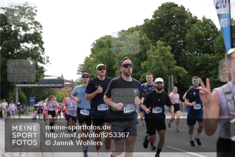 29.06.2025 - hella hamburg halbmarathon Jannik Wohlers http://msf.ph/oto/8253367 29.06.2025 10:31:17 Lombardsbrücke 1235, 1373, 1844, 1879, 2831, 2832, 3396, 3397, 3424, 3571, 3681, 4953, 5165, 5965, 6160, 6546, 6573, 6640, 7334, 8304, 8620, 8806, 9078, 9104, 9183, 9478, 9812, 9882, 9883, 10148, 10240, 10421, 10435, 10653, 11178, 12381, 12758, 13724, 14793, 15024, 15102, 15222, 15575, 16310, 16541, 17043, 17362, 17404, 17517, 18433, 18613, 18629, 18672, 19068, 19233 meine-sportfotos.de