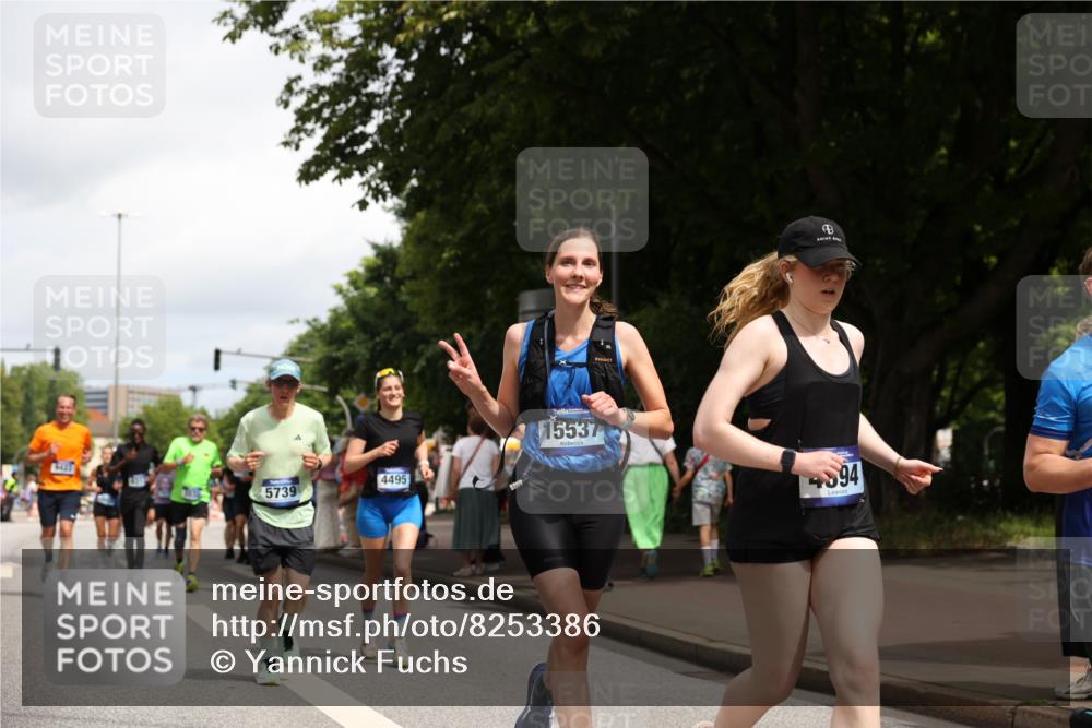 29.06.2025 - hella hamburg halbmarathon Yannick Fuchs http://msf.ph/oto/8253386 29.06.2025 11:06:49 20KM 1245, 1981, 2032, 2076, 2821, 3023, 3417, 3939, 4394, 4466, 4495, 5719, 5739, 6166, 6317, 6352, 6376, 7160, 8780, 9423, 9810, 9951, 9958, 10283, 10739, 11818, 12634, 13458, 14138, 15051, 15214, 15537, 15713, 16473, 17542, 17984, 18108 meine-sportfotos.de