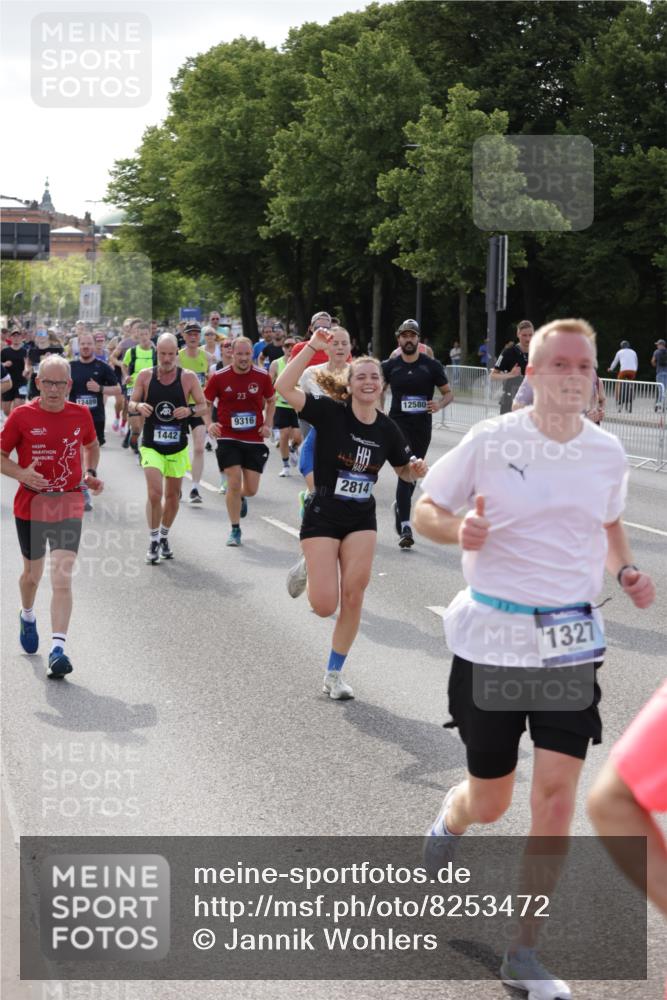 29.06.2025 - hella hamburg halbmarathon Jannik Wohlers http://msf.ph/oto/8253472 29.06.2025 09:56:49 Lombardsbrücke 1030, 1327, 1381, 1442, 1537, 1657, 2025, 2119, 2595, 2814, 2839, 2869, 3093, 3103, 3575, 4558, 4726, 5013, 5021, 5319, 5744, 6720, 6762, 7177, 7259, 7918, 8313, 8651, 8930, 9060, 9316, 10040, 10133, 10191, 10192, 10549, 10667, 10859, 11339, 11451, 11579, 11747, 11975, 12235, 12421, 12489, 12528, 12580, 13267, 13794, 13865, 14036, 14125, 14192, 14482, 14592, 15484, 15590, 15897, 16043, 16094, 16291, 16732, 17129 meine-sportfotos.de