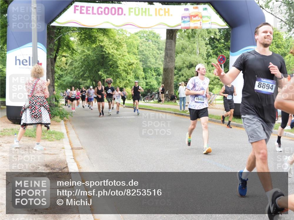 29.06.2025 - hella hamburg halbmarathon MichiJ http://msf.ph/oto/8253516 29.06.2025 10:52:19 Zwischen KM18-KM19 1186, 1229, 1559, 2136, 3328, 4307, 5073, 6322, 7210, 7211, 7888, 8894, 8960, 9477, 10402, 12426, 15000, 18199 meine-sportfotos.de
