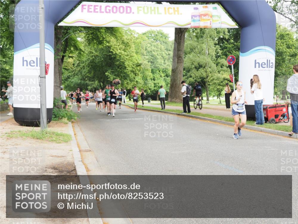 29.06.2025 - hella hamburg halbmarathon MichiJ http://msf.ph/oto/8253523 29.06.2025 10:29:07 Zwischen KM18-KM19 1603, 2949, 5409, 5916, 6080, 7080, 8467, 10934, 14092, 14924, 15424, 15813, 16761 meine-sportfotos.de