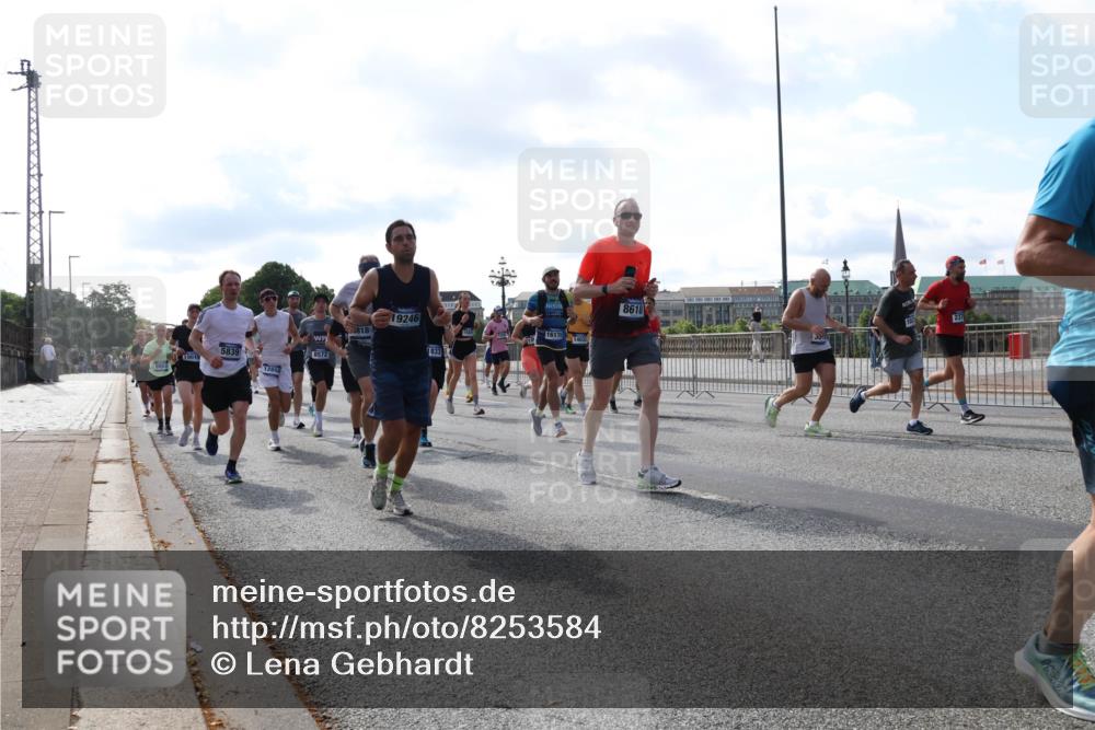 29.06.2025 - hella hamburg halbmarathon Lena Gebhardt http://msf.ph/oto/8253584 29.06.2025 09:56:47 Lombardsbrücke 1381, 1452, 1460, 1496, 1537, 1592, 1628, 1783, 1833, 1877, 2013, 2058, 2074, 2082, 2111, 2208, 2340, 2378, 2396, 2771, 2839, 2869, 2878, 2953, 2996, 3256, 3296, 3310, 3575, 3652, 3791, 4065, 4077, 4377, 4404, 4635, 4711, 4770, 4833, 4897, 5008, 5169, 5194, 5319, 5482, 5600, 5839, 5978, 6033, 6286, 6377, 6511, 6512, 6561, 6562, 6631, 7176, 7383, 7475, 7583, 8112, 8261, 8361, 8572, 8587, 8618, 8661, 8710, 8813, 8863, 8921, 8930, 8968, 8996, 9082, 9246, 9497, 9537, 9597, 9638 meine-sportfotos.de