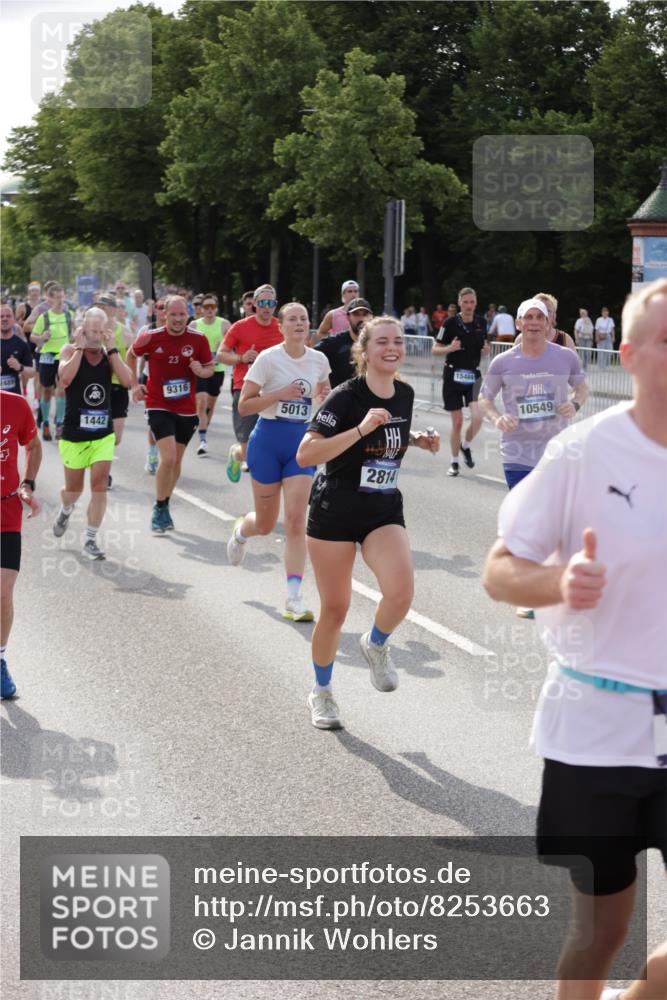 29.06.2025 - hella hamburg halbmarathon Jannik Wohlers http://msf.ph/oto/8253663 29.06.2025 09:56:50 Lombardsbrücke 1030, 1327, 1381, 1442, 1537, 1657, 2025, 2119, 2595, 2814, 2839, 2869, 3093, 3103, 3698, 4558, 4726, 5013, 5018, 5021, 5319, 5744, 6720, 6762, 7177, 7259, 7918, 8313, 8651, 8930, 9060, 9316, 10040, 10133, 10191, 10192, 10549, 10667, 11339, 11451, 11579, 11747, 11975, 12235, 12421, 12489, 12528, 12580, 13267, 13794, 13865, 14036, 14122, 14125, 14192, 14482, 14592, 15484, 15590, 15897, 16043, 16094, 16291, 16732, 17129 meine-sportfotos.de