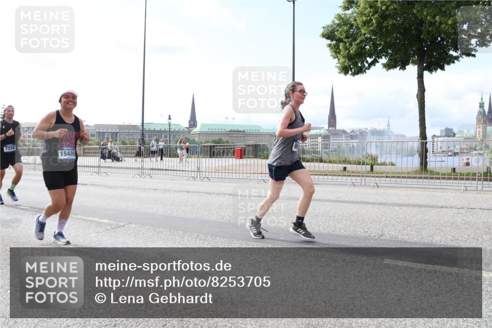29.06.2025 - hella hamburg halbmarathon Lena Gebhardt http://msf.ph/oto/8253705 29.06.2025 10:10:35 Lombardsbrücke 1186, 1548, 1573, 3921, 4389, 5182, 5440, 5511, 5990, 5991, 7042, 7250, 7333, 7636, 7685, 8219, 8890, 9169, 9366, 9681, 9816, 9829, 11027, 11180, 11355, 11887, 11904, 11905, 12008, 12426, 12629, 13588, 13594, 13797, 13825, 13901, 14679, 14822, 15214, 15409, 16166, 16344, 16445, 16639, 16808, 16872, 17148, 17532, 17730, 18196, 18949, 19023 meine-sportfotos.de