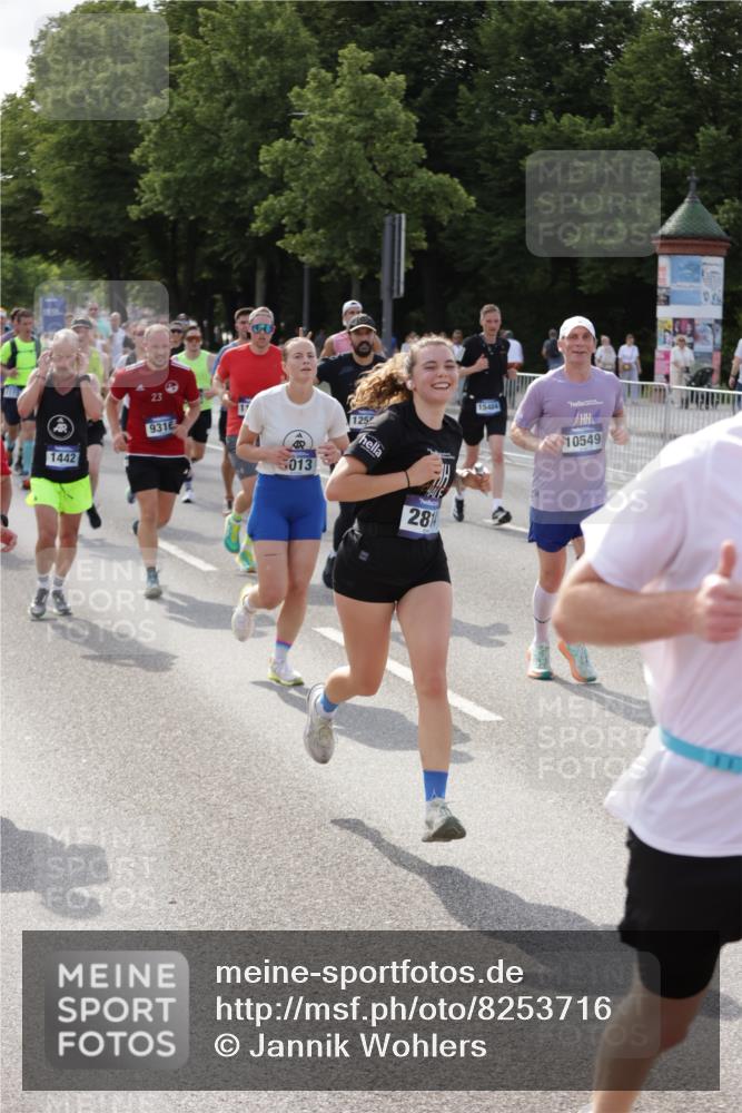 29.06.2025 - hella hamburg halbmarathon Jannik Wohlers http://msf.ph/oto/8253716 29.06.2025 09:56:50 Lombardsbrücke 1030, 1327, 1381, 1442, 1537, 1657, 2025, 2119, 2595, 2814, 2839, 2869, 3093, 3103, 3698, 4558, 4726, 5013, 5018, 5021, 5319, 5744, 6720, 6762, 7177, 7259, 7918, 8313, 8651, 8930, 9060, 9316, 10040, 10133, 10191, 10192, 10549, 10667, 11339, 11451, 11579, 11747, 11975, 12235, 12421, 12489, 12528, 12580, 13267, 13794, 13865, 14036, 14122, 14125, 14192, 14482, 14592, 15484, 15590, 15897, 16043, 16094, 16291, 16732, 17129 meine-sportfotos.de