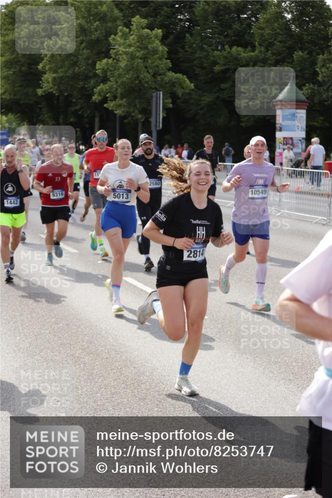 29.06.2025 - hella hamburg halbmarathon Jannik Wohlers http://msf.ph/oto/8253747 29.06.2025 09:56:50 Lombardsbrücke 1030, 1327, 1381, 1442, 1537, 1657, 2025, 2119, 2595, 2814, 2839, 2869, 3093, 3103, 3698, 4558, 4726, 5013, 5018, 5021, 5319, 5744, 6720, 6762, 7177, 7259, 7918, 8313, 8651, 8930, 9060, 9316, 10040, 10133, 10191, 10192, 10549, 10667, 11339, 11451, 11579, 11747, 11975, 12235, 12421, 12489, 12528, 12580, 13267, 13794, 13865, 14036, 14122, 14125, 14192, 14482, 14592, 15484, 15590, 15897, 16043, 16094, 16291, 16732, 17129 meine-sportfotos.de