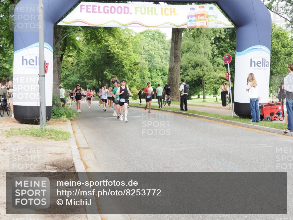 29.06.2025 - hella hamburg halbmarathon MichiJ http://msf.ph/oto/8253772 29.06.2025 10:29:09 Zwischen KM18-KM19 1603, 2949, 5916, 6080, 8467, 10934, 15424, 15813, 16761, 18173 meine-sportfotos.de