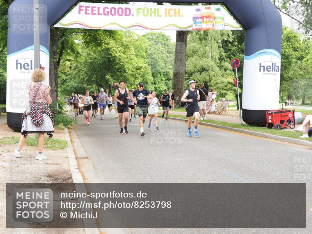 29.06.2025 - hella hamburg halbmarathon MichiJ http://msf.ph/oto/8253798 29.06.2025 10:52:21 Zwischen KM18-KM19 1559, 2136, 3328, 4307, 6322, 7210, 7211, 7888, 8171, 8894, 8960, 9477, 10402, 12426, 18199 meine-sportfotos.de