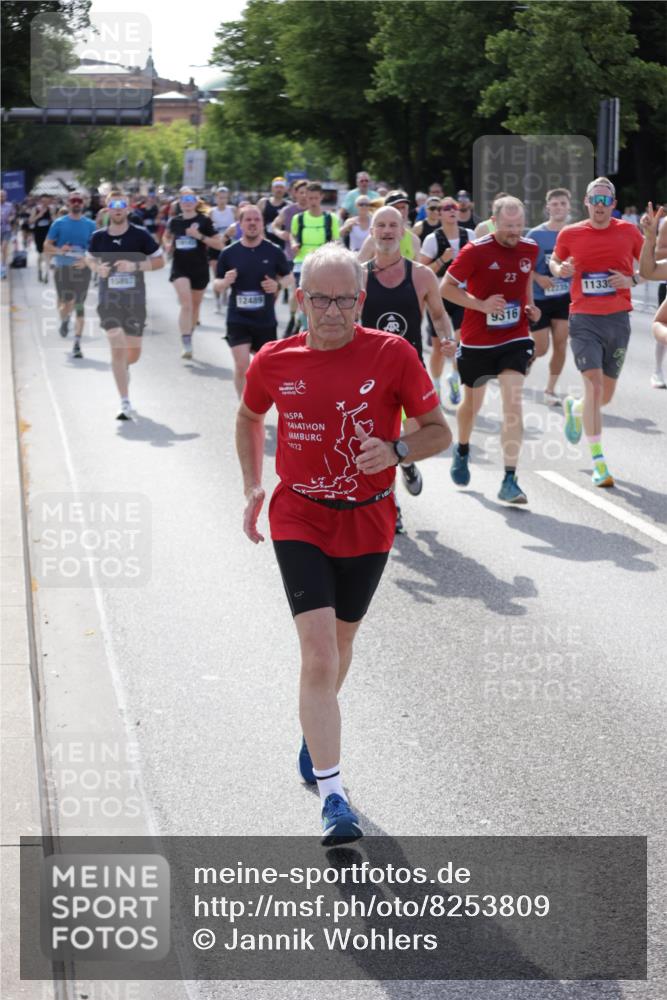 29.06.2025 - hella hamburg halbmarathon Jannik Wohlers http://msf.ph/oto/8253809 29.06.2025 09:56:51 Lombardsbrücke 1030, 1327, 1381, 1442, 1537, 1657, 2025, 2119, 2595, 2814, 2839, 2869, 3093, 3103, 3698, 4299, 4558, 4726, 5013, 5018, 5021, 5319, 5744, 6720, 6762, 7177, 7259, 7918, 8313, 8447, 8651, 8930, 9060, 9316, 10040, 10133, 10191, 10192, 10368, 10376, 10549, 10667, 11143, 11339, 11451, 11579, 11747, 11975, 12235, 12421, 12489, 12528, 12580, 13267, 13794, 13865, 14036, 14122, 14125, 14192, 14482, 14592, 15484, 15590, 15897, 16043, 16094, 16291, 16732, 17129 meine-sportfotos.de