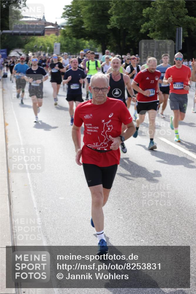 29.06.2025 - hella hamburg halbmarathon Jannik Wohlers http://msf.ph/oto/8253831 29.06.2025 09:56:51 Lombardsbrücke 1030, 1327, 1381, 1442, 1537, 1657, 2025, 2119, 2595, 2814, 2839, 2869, 3093, 3103, 3698, 4299, 4558, 4726, 5013, 5018, 5021, 5319, 5744, 6720, 6762, 7177, 7259, 7918, 8313, 8447, 8651, 8930, 9060, 9316, 10040, 10133, 10191, 10192, 10368, 10376, 10549, 10667, 11143, 11339, 11451, 11579, 11747, 11975, 12235, 12421, 12489, 12528, 12580, 13267, 13794, 13865, 14036, 14122, 14125, 14192, 14482, 14592, 15484, 15590, 15897, 16043, 16094, 16291, 16732, 17129 meine-sportfotos.de