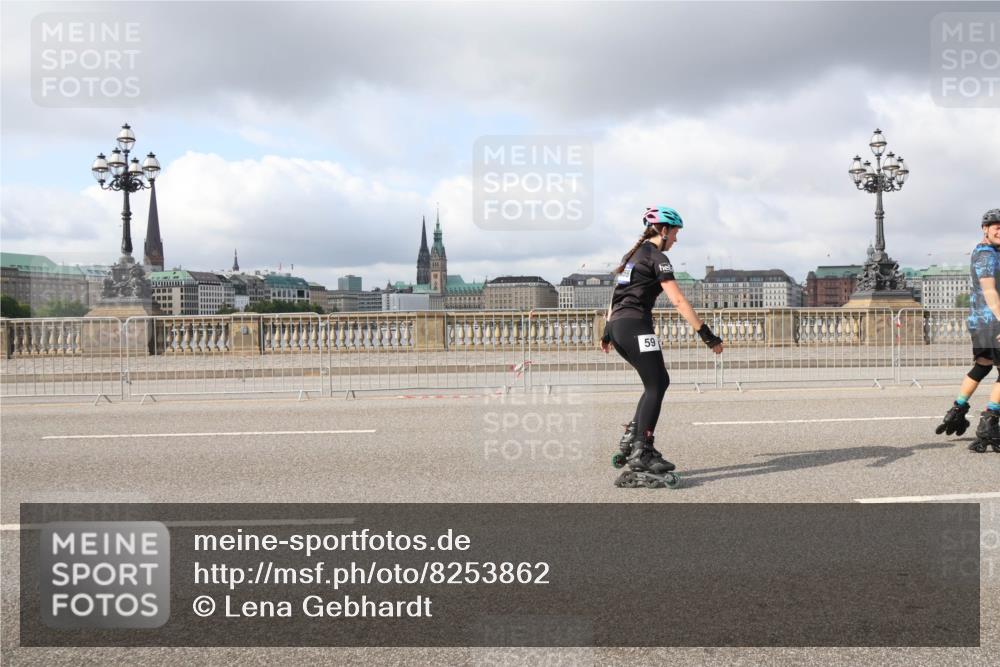 29.06.2025 - hella hamburg halbmarathon Lena Gebhardt http://msf.ph/oto/8253862 29.06.2025 09:03:10 Lombardsbrücke  meine-sportfotos.de