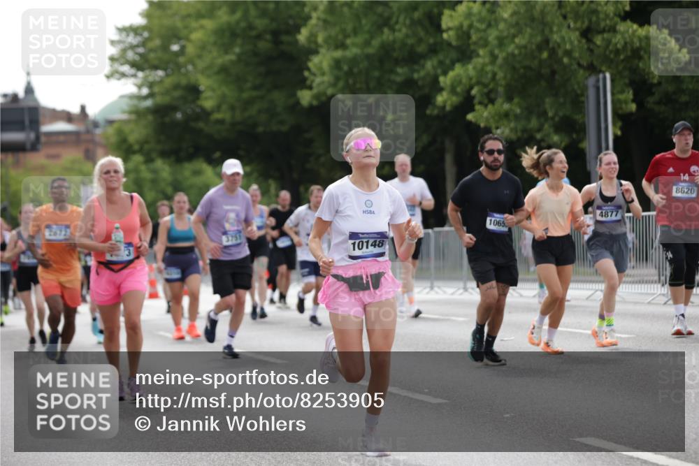29.06.2025 - hella hamburg halbmarathon Jannik Wohlers http://msf.ph/oto/8253905 29.06.2025 10:31:23 Lombardsbrücke 1235, 1373, 1844, 1879, 2384, 2672, 2831, 2832, 3221, 3239, 3358, 3396, 3397, 3424, 3571, 3681, 3751, 4877, 4953, 5156, 5965, 6160, 6573, 6640, 6718, 6727, 7334, 7898, 8304, 8620, 8806, 9078, 9104, 9478, 9812, 9882, 9883, 10148, 10240, 10421, 10435, 10653, 11178, 12381, 12663, 12758, 14536, 14793, 15024, 15102, 15222, 15575, 16310, 16541, 17043, 17118, 17342, 17362, 18283, 18428, 18433, 18613, 18629, 18838, 19068, 19233 meine-sportfotos.de