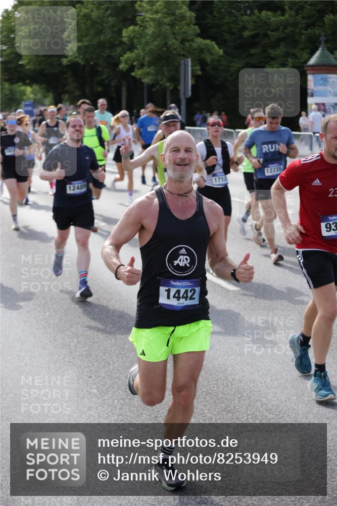 29.06.2025 - hella hamburg halbmarathon Jannik Wohlers http://msf.ph/oto/8253949 29.06.2025 09:56:52 Lombardsbrücke 1030, 1327, 1442, 1537, 1657, 2025, 2119, 2595, 2814, 2839, 2855, 2869, 3093, 3103, 3698, 4299, 4558, 4726, 5013, 5018, 5021, 5744, 6125, 6720, 6762, 6942, 7177, 7259, 7918, 8313, 8447, 8651, 8930, 9060, 9316, 10040, 10133, 10191, 10192, 10368, 10376, 10549, 10667, 11143, 11339, 11451, 11579, 11747, 11975, 12235, 12421, 12489, 12528, 12580, 13267, 13794, 14036, 14122, 14125, 14192, 14482, 14592, 14881, 15484, 15590, 15897, 16043, 16094, 16291, 16732, 16800, 17129 meine-sportfotos.de