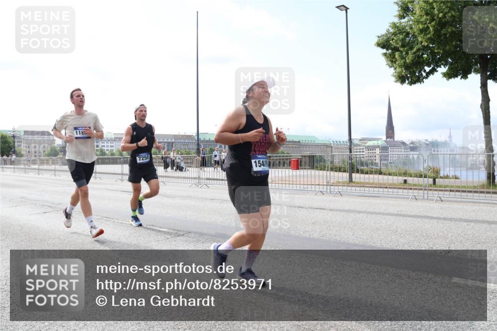 29.06.2025 - hella hamburg halbmarathon Lena Gebhardt http://msf.ph/oto/8253971 29.06.2025 10:10:36 Lombardsbrücke 1186, 1573, 4389, 5182, 5440, 5990, 5991, 7042, 7250, 7333, 7636, 7685, 8219, 8890, 9169, 9681, 9816, 9829, 11027, 11180, 11355, 11887, 11904, 11905, 12008, 12426, 12629, 13588, 13594, 13797, 13825, 13901, 14679, 14822, 15214, 15409, 16166, 16344, 16639, 16808, 16872, 17148, 17532, 17730, 18949, 19023 meine-sportfotos.de