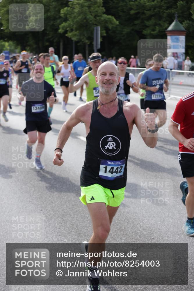 29.06.2025 - hella hamburg halbmarathon Jannik Wohlers http://msf.ph/oto/8254003 29.06.2025 09:56:52 Lombardsbrücke 1030, 1327, 1442, 1537, 1657, 2025, 2119, 2595, 2814, 2839, 2855, 2869, 3093, 3103, 3698, 4299, 4558, 4726, 5013, 5018, 5021, 5744, 6125, 6720, 6762, 6942, 7177, 7259, 7918, 8313, 8447, 8651, 8930, 9060, 9316, 10040, 10133, 10191, 10192, 10368, 10376, 10549, 10667, 11143, 11339, 11451, 11579, 11747, 11975, 12235, 12421, 12489, 12528, 12580, 13267, 13794, 14036, 14122, 14125, 14192, 14482, 14592, 14881, 15484, 15590, 15897, 16043, 16094, 16291, 16732, 16800, 17129 meine-sportfotos.de