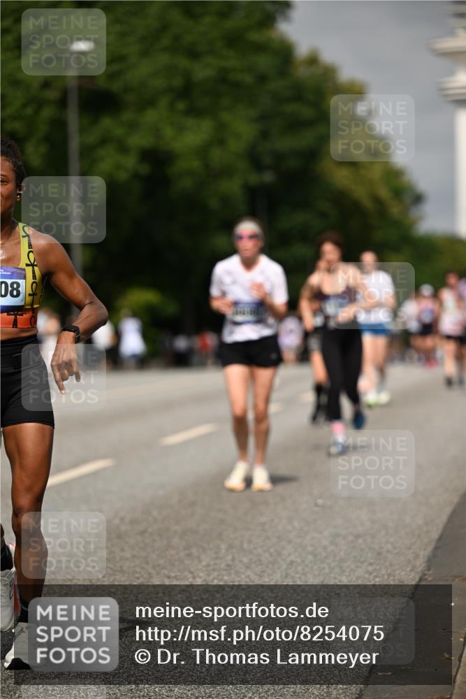 29.06.2025 - hella hamburg halbmarathon Dr. Thomas Lammeyer http://msf.ph/oto/8254075 29.06.2025 10:14:30 Kennedybrücke 1052, 1186, 1456, 5182, 5653, 5806, 7058, 8685, 9150, 9829, 9988 meine-sportfotos.de