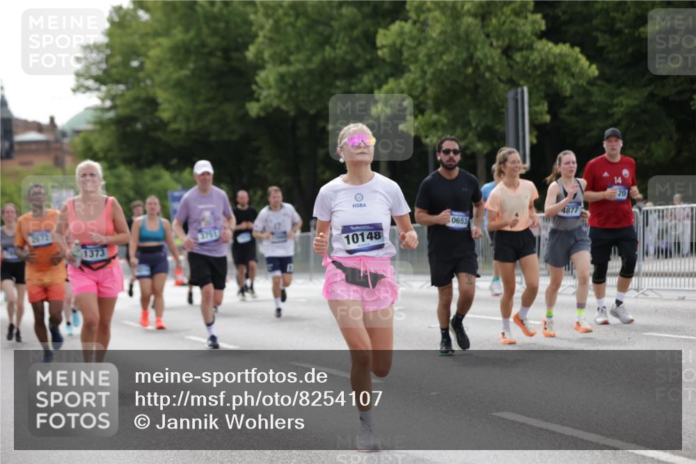 29.06.2025 - hella hamburg halbmarathon Jannik Wohlers http://msf.ph/oto/8254107 29.06.2025 10:31:23 Lombardsbrücke 1235, 1373, 1844, 1879, 2384, 2672, 2831, 2832, 3221, 3239, 3358, 3396, 3397, 3424, 3571, 3681, 3751, 4877, 4953, 5156, 5965, 6160, 6573, 6640, 6718, 6727, 7334, 7898, 8304, 8620, 8806, 9078, 9104, 9478, 9812, 9882, 9883, 10148, 10240, 10421, 10435, 10653, 11178, 12381, 12663, 12758, 14536, 14793, 15024, 15102, 15222, 15575, 16310, 16541, 17043, 17118, 17342, 17362, 18283, 18428, 18433, 18613, 18629, 18838, 19068, 19233 meine-sportfotos.de