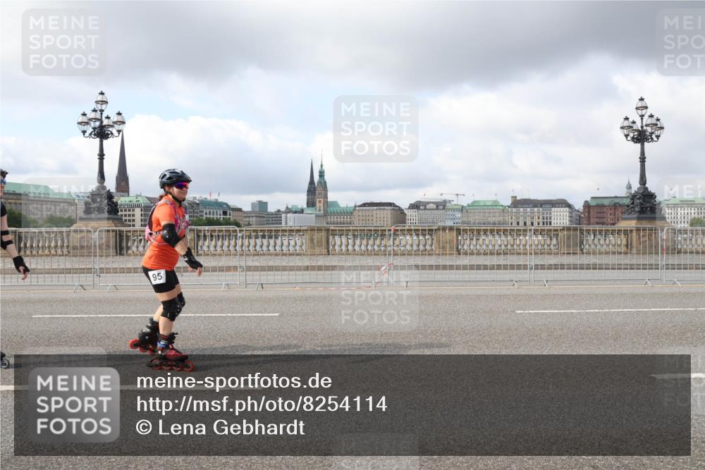 29.06.2025 - hella hamburg halbmarathon Lena Gebhardt http://msf.ph/oto/8254114 29.06.2025 09:03:18 Lombardsbrücke  meine-sportfotos.de