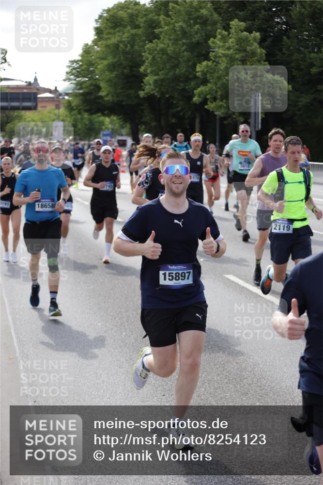 29.06.2025 - hella hamburg halbmarathon Jannik Wohlers http://msf.ph/oto/8254123 29.06.2025 09:56:54 Lombardsbrücke 1030, 1327, 1442, 2025, 2119, 2595, 2814, 2855, 3048, 3093, 3103, 3698, 4299, 4558, 4726, 5013, 5018, 5021, 5744, 6125, 6720, 6762, 6942, 7177, 7221, 7259, 7918, 8447, 8651, 9060, 9316, 10191, 10192, 10368, 10376, 10549, 10667, 11143, 11339, 11451, 11579, 11747, 12235, 12348, 12421, 12489, 12528, 12580, 13267, 13761, 13794, 14036, 14122, 14125, 14192, 14592, 14881, 15484, 15590, 15720, 15897, 16043, 16094, 16291, 16732, 16800, 17129 meine-sportfotos.de