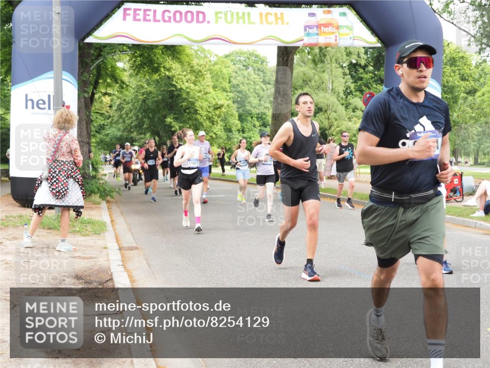 29.06.2025 - hella hamburg halbmarathon MichiJ http://msf.ph/oto/8254129 29.06.2025 10:52:24 Zwischen KM18-KM19 1062, 1559, 3328, 7760, 7888, 8171, 8219, 8894, 10402 meine-sportfotos.de