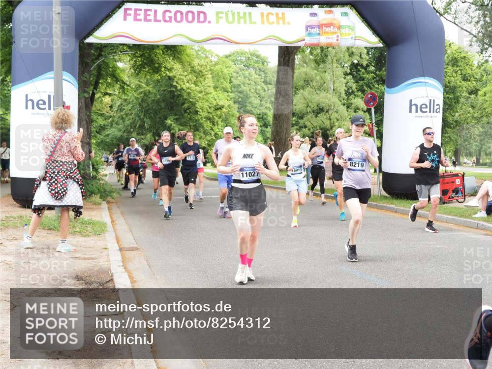 29.06.2025 - hella hamburg halbmarathon MichiJ http://msf.ph/oto/8254312 29.06.2025 10:52:26 Zwischen KM18-KM19 1062, 3112, 3328, 7760, 8171, 8219, 11027, 14022, 16911 meine-sportfotos.de