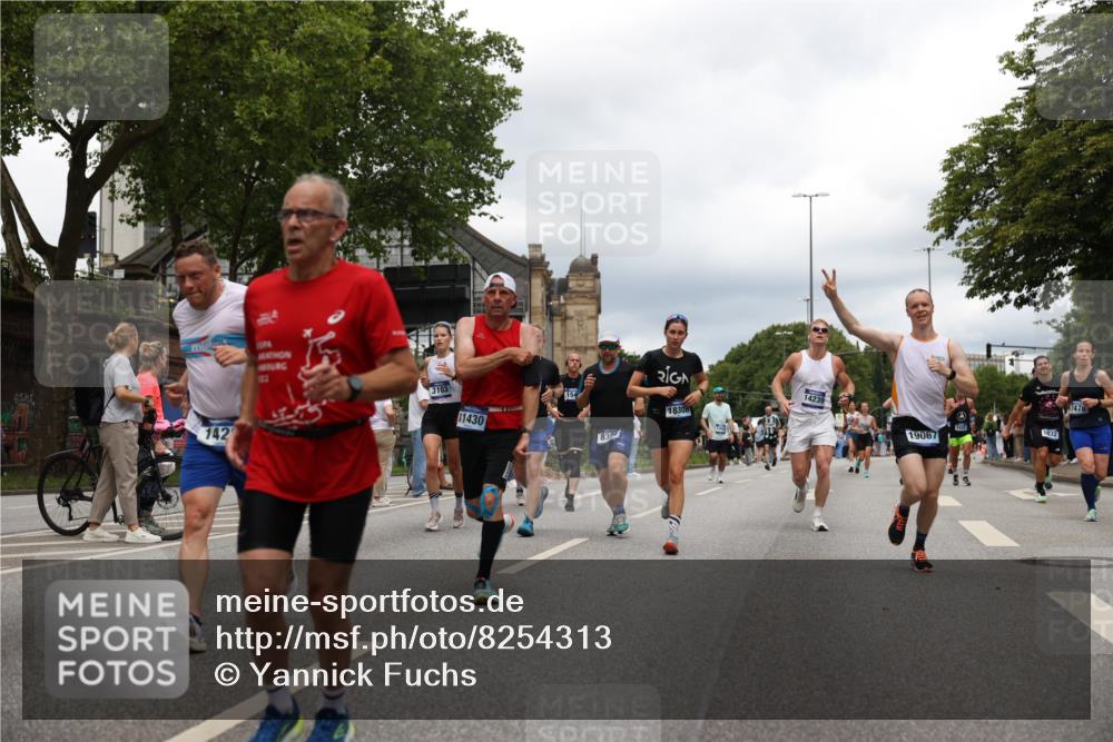 29.06.2025 - hella hamburg halbmarathon Yannick Fuchs http://msf.ph/oto/8254313 29.06.2025 10:48:07 20KM 1267, 1422, 1442, 1549, 1870, 2432, 3103, 3310, 3898, 4299, 5259, 6260, 6294, 6356, 6374, 7129, 7395, 7478, 7973, 8223, 8285, 8394, 9032, 9380, 9791, 9922, 10040, 11009, 11430, 11789, 12213, 12321, 12607, 13147, 13794, 13803, 13869, 14026, 14239, 14702, 15113, 15146, 16092, 16574, 16623, 16750, 16780, 17482, 17740, 17765, 18308, 18450, 18514, 18612, 18759, 19067, 19177 meine-sportfotos.de