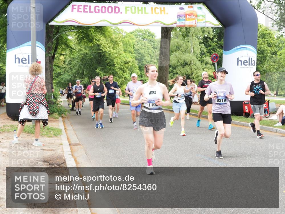 29.06.2025 - hella hamburg halbmarathon MichiJ http://msf.ph/oto/8254360 29.06.2025 10:52:26 Zwischen KM18-KM19 1062, 3112, 3328, 7760, 8171, 8219, 11027, 14022, 16911 meine-sportfotos.de