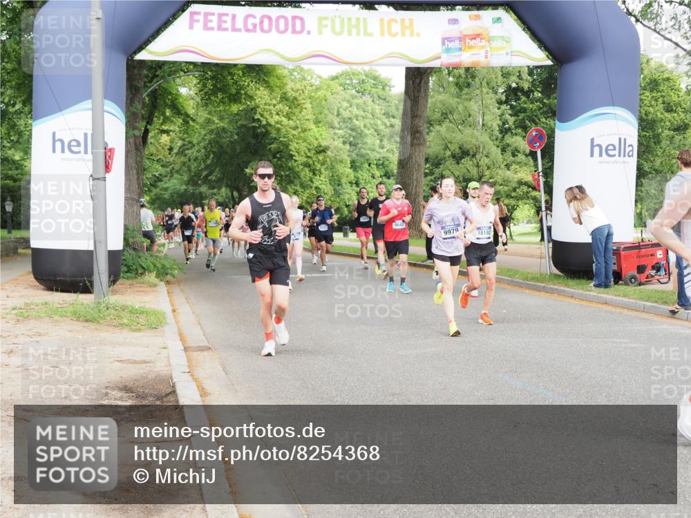 29.06.2025 - hella hamburg halbmarathon MichiJ http://msf.ph/oto/8254368 29.06.2025 10:29:15 Zwischen KM18-KM19 2568, 2949, 5050, 6495, 9979, 11767, 15542, 18173, 18192, 18573 meine-sportfotos.de