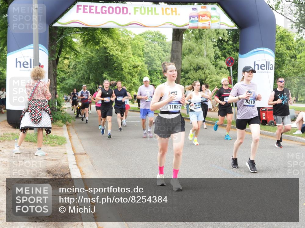29.06.2025 - hella hamburg halbmarathon MichiJ http://msf.ph/oto/8254384 29.06.2025 10:52:26 Zwischen KM18-KM19 1062, 3112, 3328, 7760, 8171, 8219, 11027, 14022, 16911 meine-sportfotos.de
