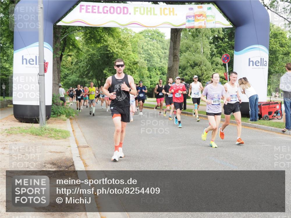 29.06.2025 - hella hamburg halbmarathon MichiJ http://msf.ph/oto/8254409 29.06.2025 10:29:15 Zwischen KM18-KM19 2568, 2949, 5050, 6495, 9979, 11767, 15542, 18173, 18192, 18573 meine-sportfotos.de