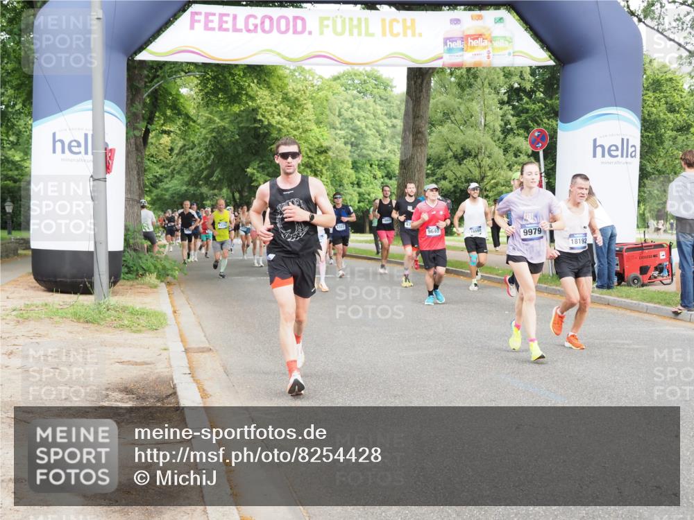 29.06.2025 - hella hamburg halbmarathon MichiJ http://msf.ph/oto/8254428 29.06.2025 10:29:15 Zwischen KM18-KM19 2568, 2949, 5050, 6495, 9979, 11767, 15542, 18173, 18192, 18573 meine-sportfotos.de