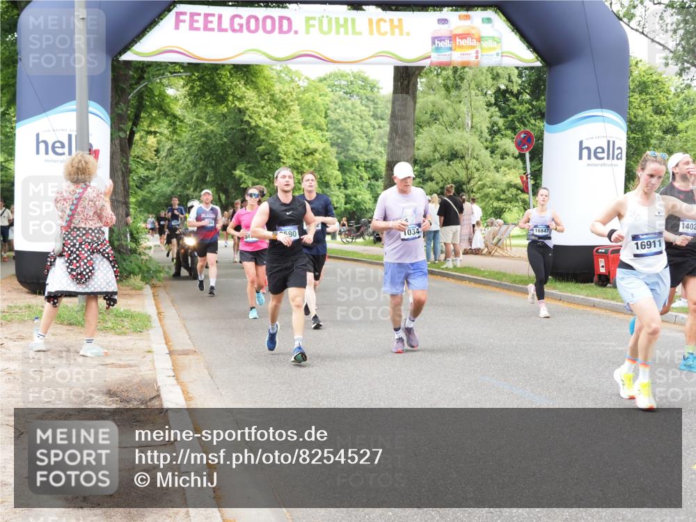 29.06.2025 - hella hamburg halbmarathon MichiJ http://msf.ph/oto/8254527 29.06.2025 10:52:27 Zwischen KM18-KM19 1034, 1062, 3112, 3328, 5464, 7760, 8171, 8219, 11027, 14022, 16355, 16847, 16911 meine-sportfotos.de