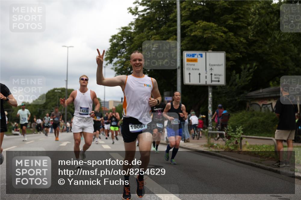 29.06.2025 - hella hamburg halbmarathon Yannick Fuchs http://msf.ph/oto/8254629 29.06.2025 10:48:08 20KM 1267, 1422, 1442, 1549, 1815, 1870, 2432, 3103, 3310, 3898, 4299, 5259, 6260, 6294, 6356, 6374, 6994, 7129, 7395, 7478, 7973, 8223, 8285, 8394, 9032, 9380, 9791, 9922, 10040, 11009, 11430, 11789, 12213, 12321, 12607, 13147, 13794, 13803, 13869, 14026, 14239, 14702, 15113, 15146, 16092, 16574, 16623, 16750, 16780, 17482, 17740, 17765, 18308, 18450, 18514, 18612, 18759, 19067, 19177 meine-sportfotos.de