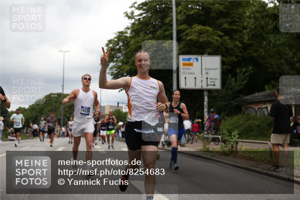 29.06.2025 - hella hamburg halbmarathon Yannick Fuchs http://msf.ph/oto/8254683 29.06.2025 10:48:08 20KM 1267, 1422, 1442, 1549, 1815, 1870, 2432, 3103, 3310, 3898, 4299, 5259, 6260, 6294, 6356, 6374, 6994, 7129, 7395, 7478, 7973, 8223, 8285, 8394, 9032, 9380, 9791, 9922, 10040, 11009, 11430, 11789, 12213, 12321, 12607, 13147, 13794, 13803, 13869, 14026, 14239, 14702, 15113, 15146, 16092, 16574, 16623, 16750, 16780, 17482, 17740, 17765, 18308, 18450, 18514, 18612, 18759, 19067, 19177 meine-sportfotos.de