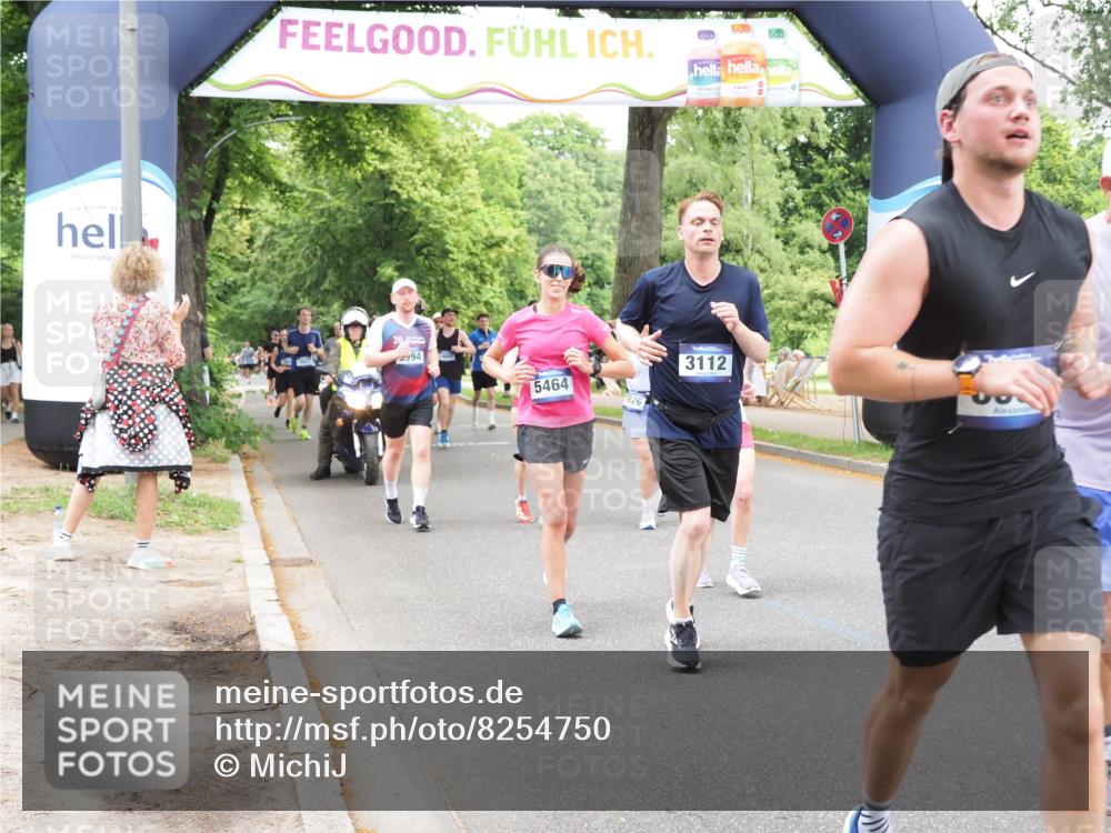 29.06.2025 - hella hamburg halbmarathon MichiJ http://msf.ph/oto/8254750 29.06.2025 10:52:30 Zwischen KM18-KM19 1034, 1062, 3112, 5464, 6590, 7760, 8219, 8405, 9994, 11027, 14022, 16355, 16847, 16911, 17707 meine-sportfotos.de