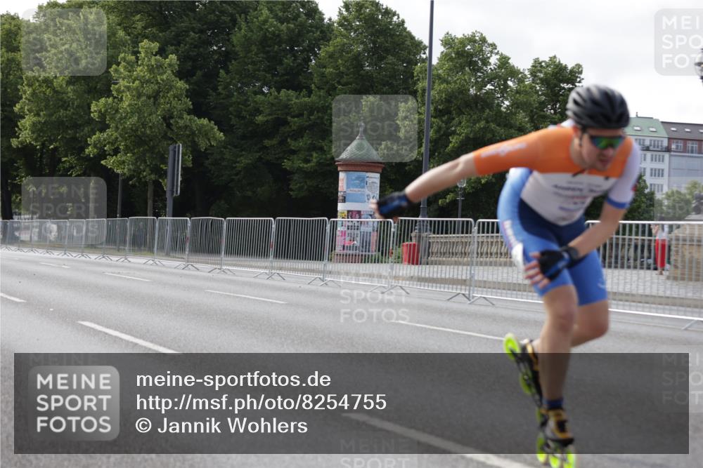 29.06.2025 - hella hamburg halbmarathon Jannik Wohlers http://msf.ph/oto/8254755 29.06.2025 08:48:44 Lombardsbrücke  meine-sportfotos.de