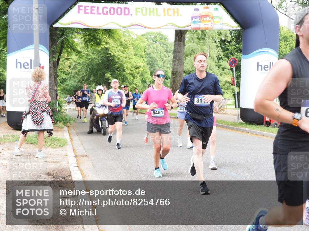 29.06.2025 - hella hamburg halbmarathon MichiJ http://msf.ph/oto/8254766 29.06.2025 10:52:30 Zwischen KM18-KM19 1034, 1062, 3112, 5464, 6590, 7760, 8219, 8405, 9994, 11027, 14022, 16355, 16847, 16911, 17707 meine-sportfotos.de