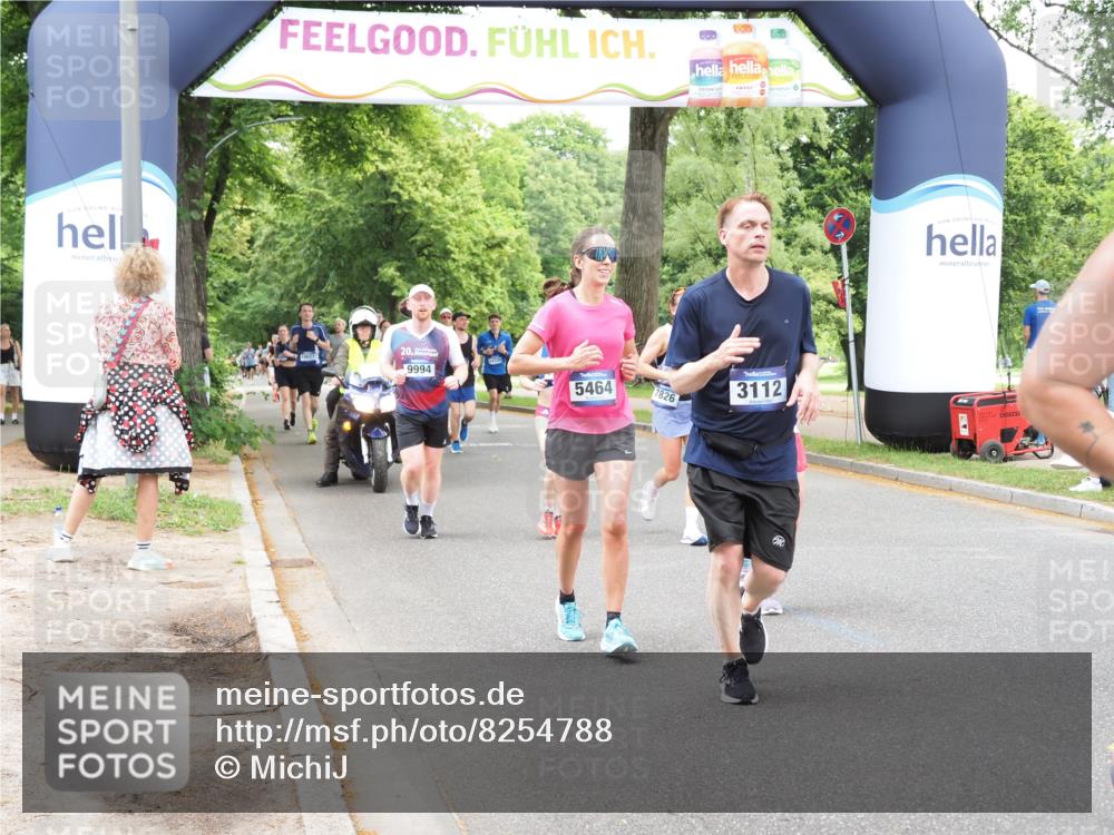 29.06.2025 - hella hamburg halbmarathon MichiJ http://msf.ph/oto/8254788 29.06.2025 10:52:30 Zwischen KM18-KM19 1034, 1062, 3112, 5464, 6590, 7760, 8219, 8405, 9994, 11027, 14022, 16355, 16847, 16911, 17707 meine-sportfotos.de