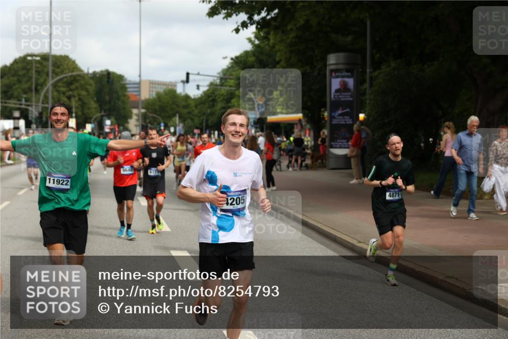 29.06.2025 - hella hamburg halbmarathon Yannick Fuchs http://msf.ph/oto/8254793 29.06.2025 10:35:46 20KM 1136, 1631, 2579, 2797, 3618, 4205, 4303, 4380, 4634, 4871, 4893, 5387, 5709, 6550, 6683, 6771, 6901, 7378, 7432, 7774, 7796, 8122, 8358, 9358, 9547, 9640, 9659, 9711, 9755, 9885, 10375, 10783, 11062, 11765, 11922, 12292, 12385, 12895, 13268, 13457, 14555, 14661, 15247, 15351, 16816, 17032, 17100, 17720, 17834, 18045, 18049, 18412, 18442, 18573, 18802 meine-sportfotos.de