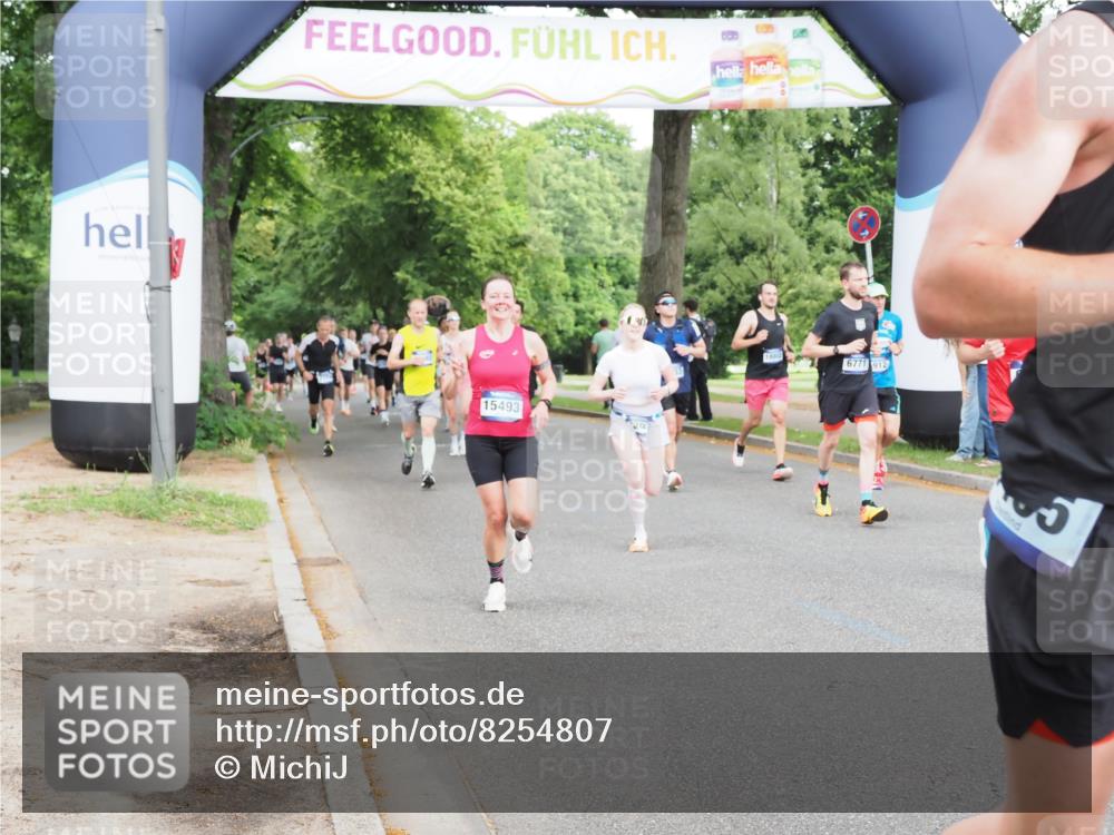 29.06.2025 - hella hamburg halbmarathon MichiJ http://msf.ph/oto/8254807 29.06.2025 10:29:17 Zwischen KM18-KM19 2568, 2797, 5050, 6495, 6771, 9640, 9979, 11767, 12292, 15493, 15542, 16580, 18173, 18192, 18573 meine-sportfotos.de