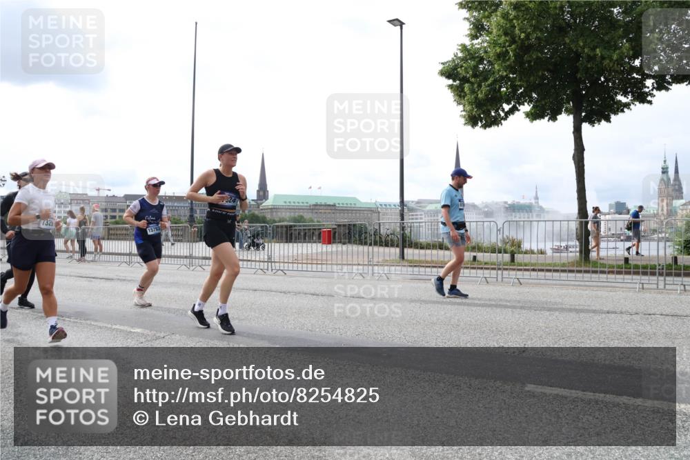 29.06.2025 - hella hamburg halbmarathon Lena Gebhardt http://msf.ph/oto/8254825 29.06.2025 10:34:18 Lombardsbrücke 1417, 1672, 1705, 1787, 2023, 2265, 2412, 2464, 2482, 2496, 2510, 2511, 2526, 2801, 2933, 3145, 3264, 3340, 3345, 3829, 3848, 4479, 4540, 4807, 4824, 4826, 5561, 5584, 5609, 5691, 6034, 6105, 6171, 6329, 6364, 6571, 6574, 7027, 7324, 7329, 7565, 7644, 8202, 8277, 8349, 8375, 8377, 8383, 8401, 8705, 8965, 9094, 9379, 9875, 9995, 10007, 10071, 10360, 10564, 11872, 13957, 16238, 16390, 16682, 16919, 17230, 18158, 18941 meine-sportfotos.de
