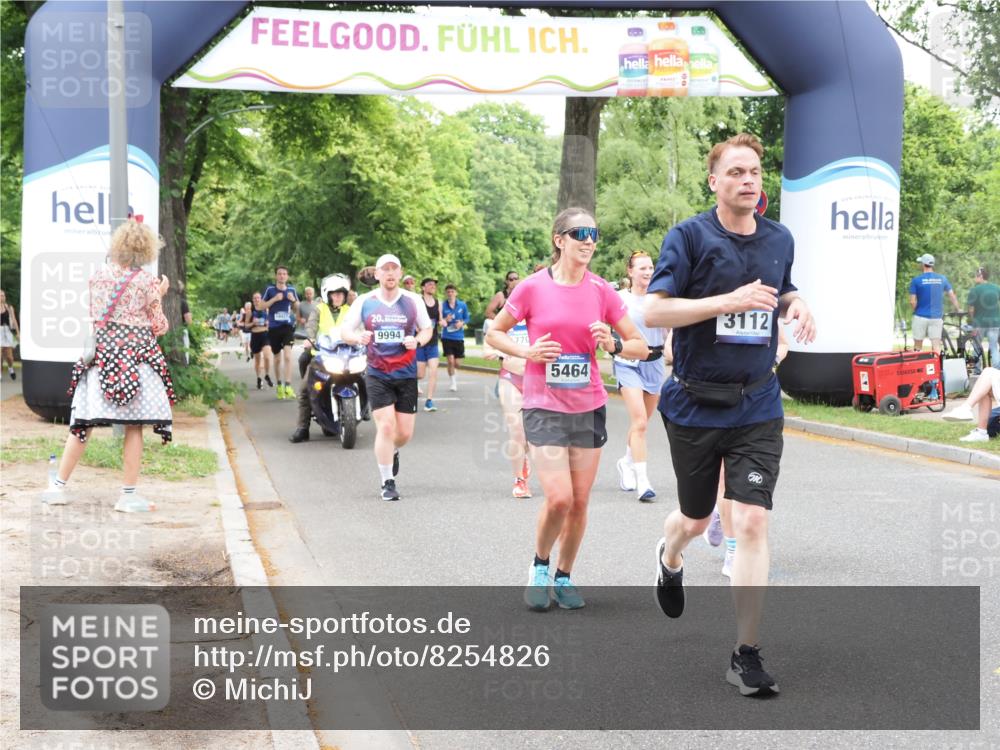 29.06.2025 - hella hamburg halbmarathon MichiJ http://msf.ph/oto/8254826 29.06.2025 10:52:30 Zwischen KM18-KM19 1034, 1062, 3112, 5464, 6590, 7760, 8219, 8405, 9994, 11027, 14022, 16355, 16847, 16911, 17707 meine-sportfotos.de