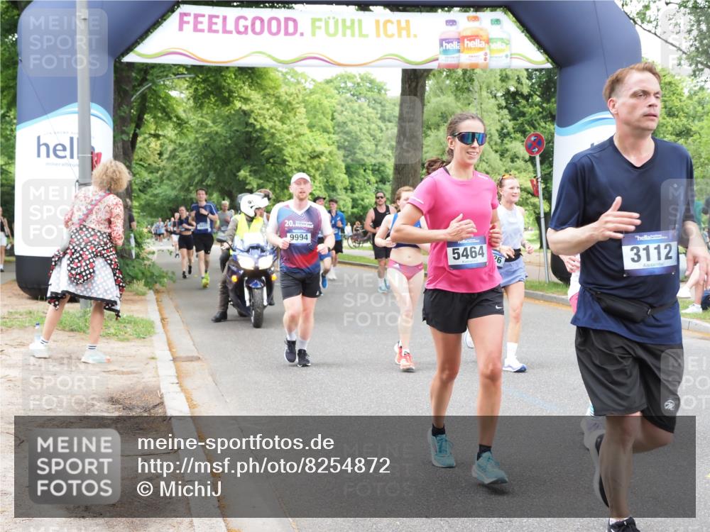 29.06.2025 - hella hamburg halbmarathon MichiJ http://msf.ph/oto/8254872 29.06.2025 10:52:30 Zwischen KM18-KM19 1034, 1062, 3112, 5464, 6590, 7760, 8219, 8405, 9994, 11027, 14022, 16355, 16847, 16911, 17707 meine-sportfotos.de