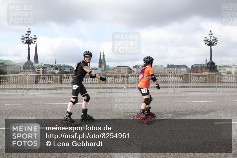 29.06.2025 - hella hamburg halbmarathon Lena Gebhardt http://msf.ph/oto/8254961 29.06.2025 09:03:18 Lombardsbrücke  meine-sportfotos.de