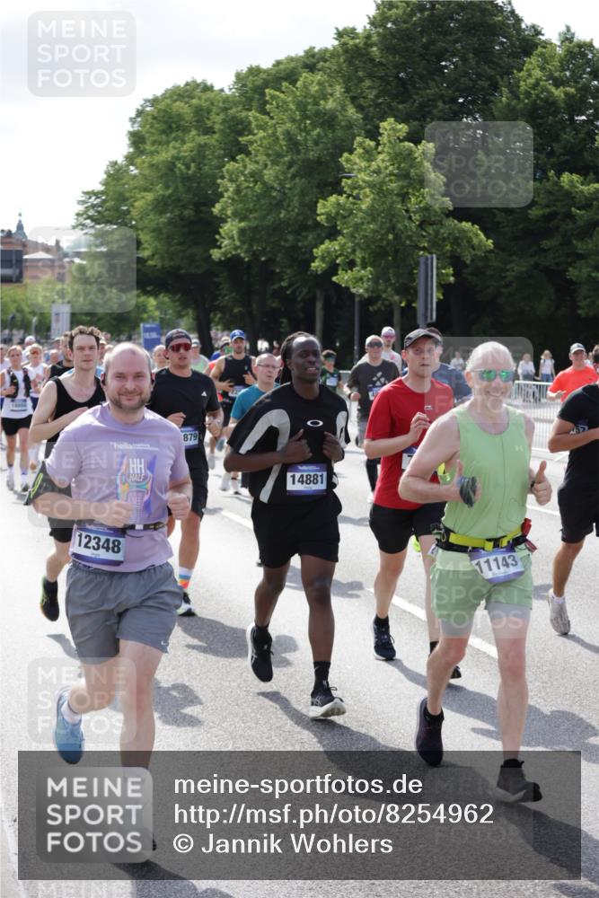 29.06.2025 - hella hamburg halbmarathon Jannik Wohlers http://msf.ph/oto/8254962 29.06.2025 09:57:01 Lombardsbrücke 1030, 1086, 1193, 1422, 1442, 2119, 2252, 2444, 2595, 2814, 2855, 3048, 3096, 3103, 3698, 4261, 4299, 4558, 4986, 5013, 5018, 5021, 5024, 5633, 5820, 5907, 6125, 6720, 6762, 6795, 6942, 7221, 7397, 7742, 7930, 7932, 8447, 9316, 10191, 10192, 10215, 10368, 10376, 10549, 10667, 11143, 11339, 11430, 11579, 12235, 12348, 12421, 12440, 12489, 12580, 12607, 12840, 13701, 13761, 13794, 14122, 14192, 14737, 14881, 15480, 15484, 15720, 15897, 16043, 16800, 17129, 17130, 17179 meine-sportfotos.de